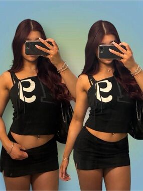 Sisley Black Graphic Crop Tank Top